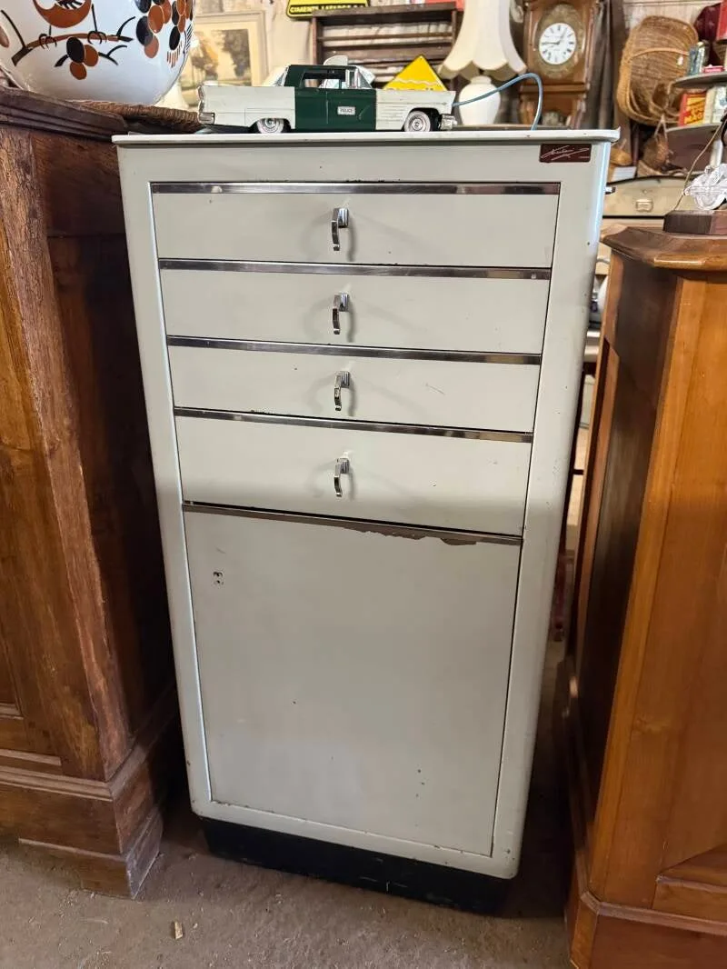 Meuble de dentiste en métal des années 50, photo 1 sur 6