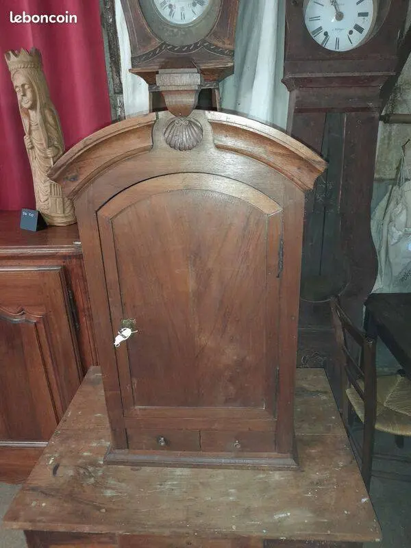 Petit meuble en noyer – XIXe siècle