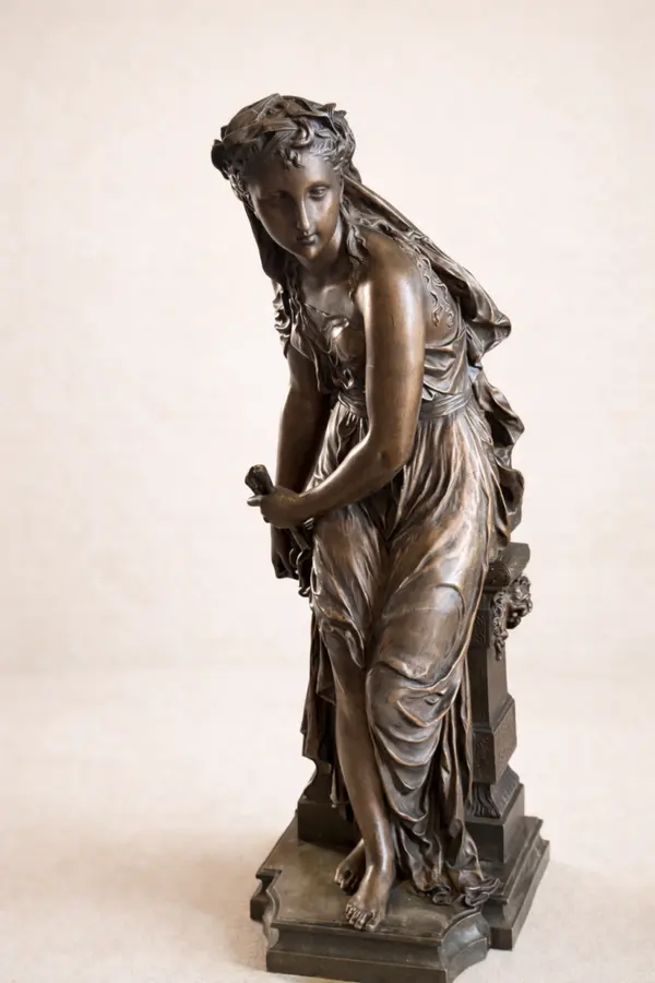 Grande sculpture en bronze – Allégorie féminine – Signée Dumaige – XIXe siècle