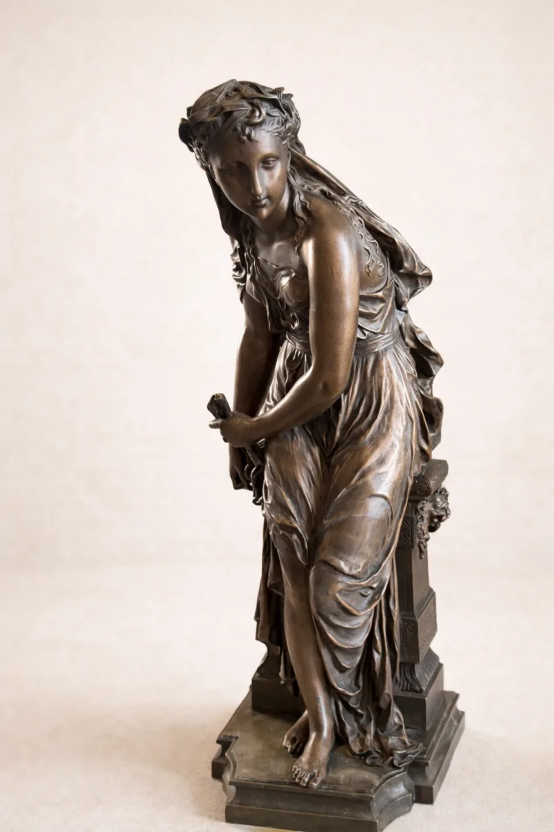 Grande sculpture en bronze – Allégorie féminine – Signée Dumaige – XIXe siècle, photo 1 sur 11